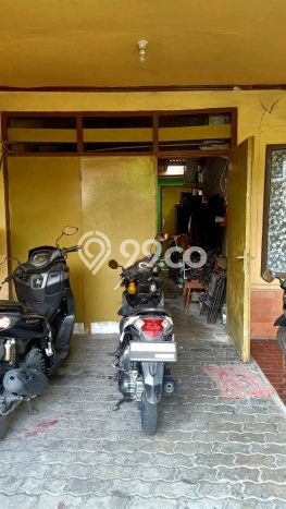 Dijual Rumah 3 Kamar Lokasi Strategis Nyaman dan Strategis di Rungkut Dijual Rumah 3 Kamar Lokasi Strategis Nyaman dan Strategis di Rungkut