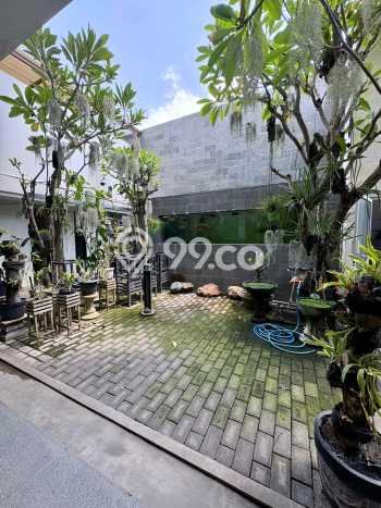 SIAP HUNI! Rumah Strategis di , LT 432m2m² LB 500m2m² SIAP HUNI! Rumah Strategis di , LT 432m2m² LB 500m2m²