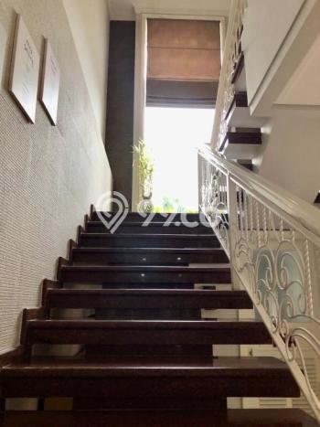 Rumah Luxury Modern Siap Huni di Graha Surabaya Rumah Luxury Modern Siap Huni di Graha Surabaya