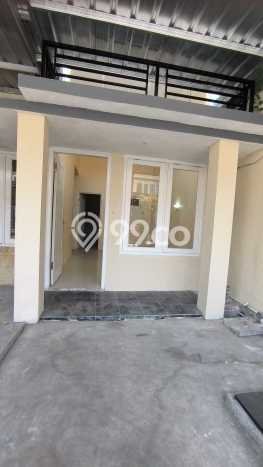 For Sale Rumah 2 Kamar Lokasi Ideal Bagus dan Strategis di Rungkut For Sale Rumah 2 Kamar Lokasi Ideal Bagus dan Strategis di Rungkut