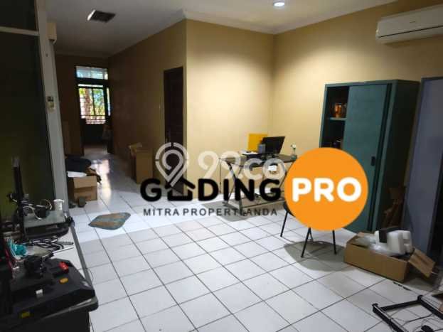 Ruko Dijual di Jakarta Barat LT 76m2 & LB 267m2 Lokasi Terbaik! Ruko Dijual di Jakarta Barat LT 76m2 & LB 267m2 Lokasi Terbaik!