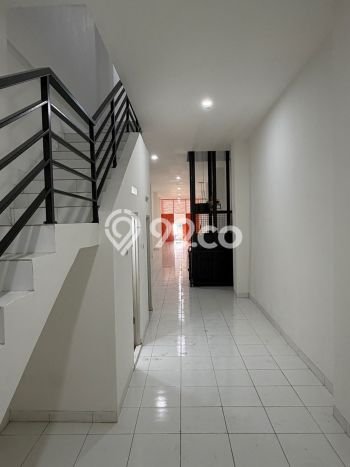 Ruko Disewakan di Kawasan Ramai Tambora, Jakarta Barat Ruko Disewakan di Kawasan Ramai Tambora, Jakarta Barat