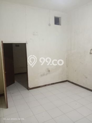Dijual Rumah 4 Kamar Lokasi Ideal Bagus dan Strategis di Senen Dijual Rumah 4 Kamar Lokasi Ideal Bagus dan Strategis di Senen