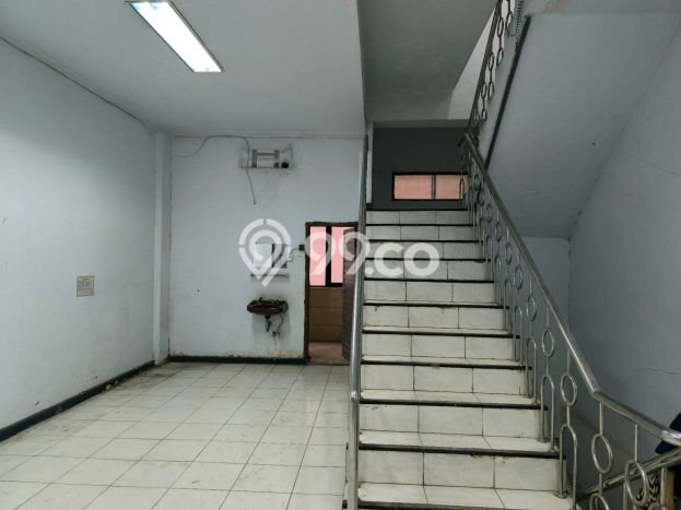 Ruko Dijual di Jakarta Pusat LT 95m2 & LB 349m2 Lokasi Terbaik! Ruko Dijual di Jakarta Pusat LT 95m2 & LB 349m2 Lokasi Terbaik!