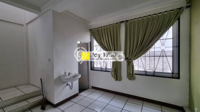 PRIME LOCATION! Ruko Kawasan Pajajaran, Luas 216m², Kawasan Komersial, Lokasi Strategis PRIME LOCATION! Ruko Kawasan Pajajaran, Luas 216m², Kawasan Komersial, Lokasi Strategis
