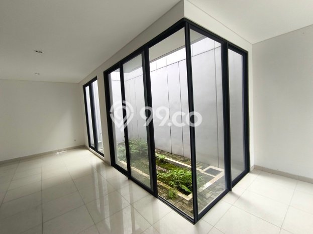 Dijual Rumah Luas Elegan Dengan View Eksklusif di Summarecon Bogor, Bogor Dijual Rumah Luas Elegan Dengan View Eksklusif di Summarecon Bogor, Bogor