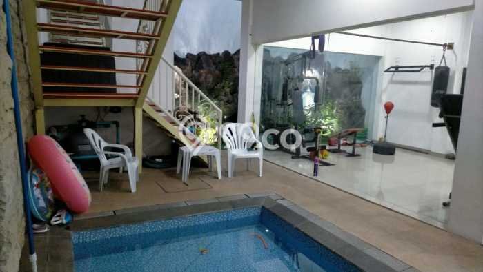 Jual Rumah Mewah Megah Dengan View Eksklusif di Petemon, Surabaya Jual Rumah Mewah Megah Dengan View Eksklusif di Petemon, Surabaya