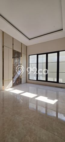 Hunian Minimalis dengan LT 2000m2 & LB 900m2 Dikontrakkan di Citraland Hunian Minimalis dengan LT 2000m2 & LB 900m2 Dikontrakkan di Citraland