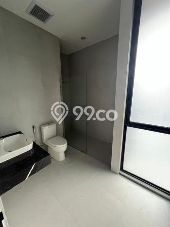 Rumah PREMIUM area , Surabaya, LT 210m2m² LB 284m2m² HARGA TERBAIK! Rumah PREMIUM area , Surabaya, LT 210m2m² LB 284m2m² HARGA TERBAIK!
