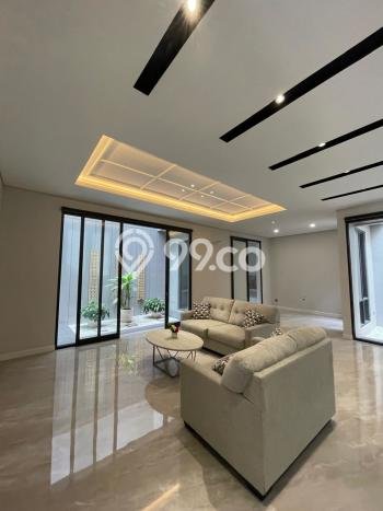 Hunian Mewah LB 335m2 Siap Pakai Desain Elegan di Citraland, Surabaya Hunian Mewah LB 335m2 Siap Pakai Desain Elegan di Citraland, Surabaya