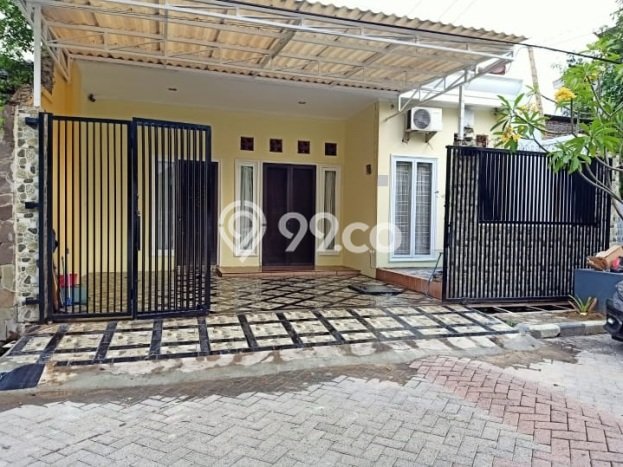 Disewakan segera hunian minimalis lokasi strategis 4 Kamar di Dukuh Pakis, Surabaya Disewakan segera hunian minimalis lokasi strategis 4 Kamar di Dukuh Pakis, Surabaya