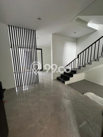 Rumah PREMIUM area , Surabaya, LT 210m2m² LB 284m2m² HARGA TERBAIK! Rumah PREMIUM area , Surabaya, LT 210m2m² LB 284m2m² HARGA TERBAIK!