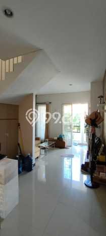 Dijual Hunian Rumah Terawat 3 Kamar di Citraland, Surabaya Dijual Hunian Rumah Terawat 3 Kamar di Citraland, Surabaya