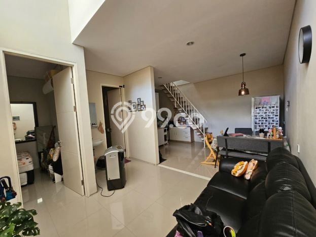 Disewakan! Rumah 2 Kamar Tidur &
2 Kamar Mandi di Citraland, Surabaya Disewakan! Rumah 2 Kamar Tidur &
2 Kamar Mandi di Citraland, Surabaya