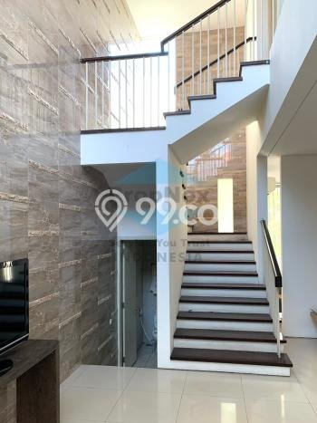 Rumah Luxury Modern Tanpa Renovasi di Citraland Surabaya Rumah Luxury Modern Tanpa Renovasi di Citraland Surabaya
