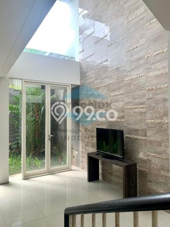 Rumah Luxury Modern Tanpa Renovasi di Citraland Surabaya Rumah Luxury Modern Tanpa Renovasi di Citraland Surabaya