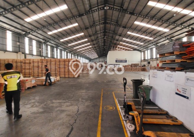 Unit Gudang disewakan di Asemrowo Surabaya dengan LT 4190m2 / LB 3580m2 Unit Gudang disewakan di Asemrowo Surabaya dengan LT 4190m2 / LB 3580m2