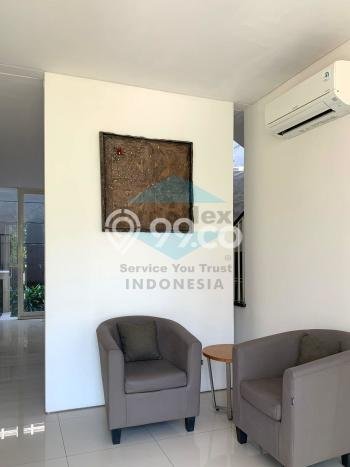 Rumah Luxury Modern Tanpa Renovasi di Citraland Surabaya Rumah Luxury Modern Tanpa Renovasi di Citraland Surabaya