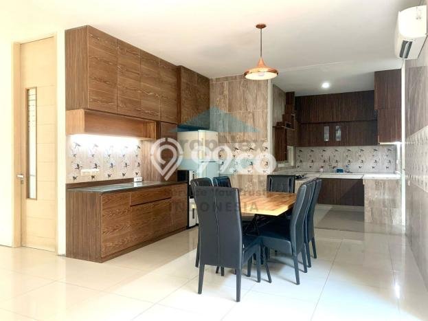 Rumah Luxury Modern Tanpa Renovasi di Citraland Surabaya Rumah Luxury Modern Tanpa Renovasi di Citraland Surabaya