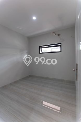Rumah Strategis di Alam Sutera, Dekat Kawasan Bisnis, Tangerang - LT 102m² Rumah Strategis di Alam Sutera, Dekat Kawasan Bisnis, Tangerang - LT 102m²