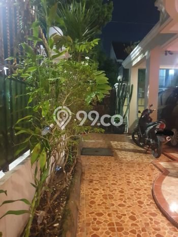 Rumah Strategis di Pusat Kota Taman Palem, Jakarta Barat - 5 Kamar Tidur Rumah Strategis di Pusat Kota Taman Palem, Jakarta Barat - 5 Kamar Tidur