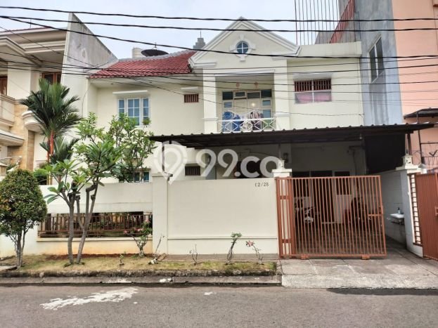 Rumah Mewah LB 360m2 Siap Huni Desain Elegan di Duta Garden, Tangerang Rumah Mewah LB 360m2 Siap Huni Desain Elegan di Duta Garden, Tangerang
