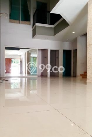 Jual Rumah Luas Elegan Dengan View Cantik di Taman Palem, Jakarta Barat Jual Rumah Luas Elegan Dengan View Cantik di Taman Palem, Jakarta Barat