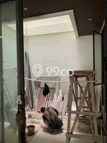Rumah Elit Modern Tanpa Renovasi di Permata Buana Jakarta Barat Rumah Elit Modern Tanpa Renovasi di Permata Buana Jakarta Barat
