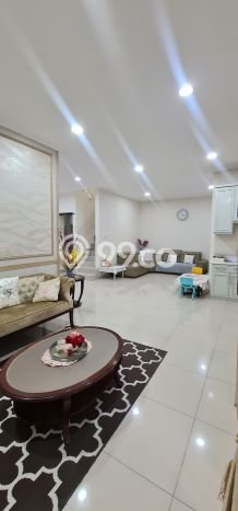 Rumah Mewah LB 220m2 Siap Huni Desain Elegan di Green Lake City, Jakarta Barat Rumah Mewah LB 220m2 Siap Huni Desain Elegan di Green Lake City, Jakarta Barat