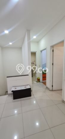Rumah Mewah LB 220m2 Siap Huni Desain Elegan di Green Lake City, Jakarta Barat Rumah Mewah LB 220m2 Siap Huni Desain Elegan di Green Lake City, Jakarta Barat
