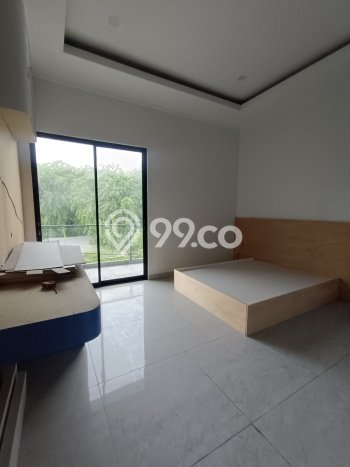 Rumah Mewah LB 450m2 Siap Pakai Desain Elegan di Taman Surya, Jakarta Barat Rumah Mewah LB 450m2 Siap Pakai Desain Elegan di Taman Surya, Jakarta Barat