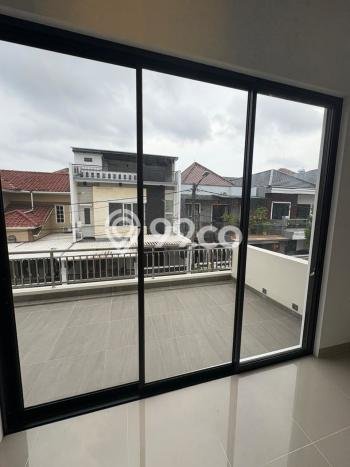 Jual Rumah Mewah Elegan Dengan View Eksklusif di Cengkareng Barat, Jakarta Barat Jual Rumah Mewah Elegan Dengan View Eksklusif di Cengkareng Barat, Jakarta Barat