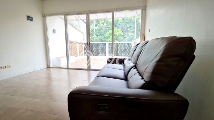 Rumah Luas Asri 3 KT Siap Huni di Pondok Kelapa Jakarta Timur Rumah Luas Asri 3 KT Siap Huni di Pondok Kelapa Jakarta Timur