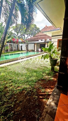 Jual Rumah Mewah Elegan Dengan View Cantik di Bambu Apus, Jakarta Timur Jual Rumah Mewah Elegan Dengan View Cantik di Bambu Apus, Jakarta Timur