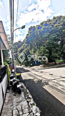 Jual Rumah Luas Elegan Dengan View Cantik di Rawamangun, Jakarta Timur Jual Rumah Luas Elegan Dengan View Cantik di Rawamangun, Jakarta Timur