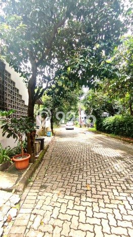 Lahan Strategis di Sawangan Dijual dengan Luas 136m2 Lahan Strategis di Sawangan Dijual dengan Luas 136m2