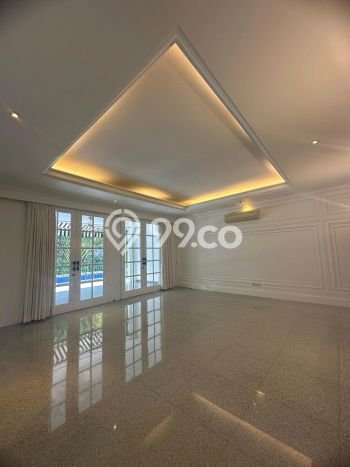 Disewakan Rumah Nyaman di Kemang LT 1065m2 / LB 900m2 Siap Huni Disewakan Rumah Nyaman di Kemang LT 1065m2 / LB 900m2 Siap Huni