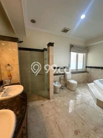 Hunian Bagus Disewakan di Pondok Indah, Jakarta Selatan LT 550m2, LB 600m2 Hunian Bagus Disewakan di Pondok Indah, Jakarta Selatan LT 550m2, LB 600m2