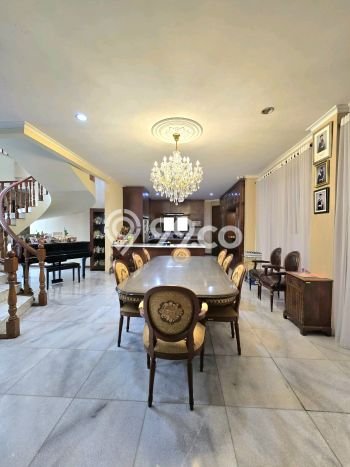 Hunian Ideal dengan LT 804m2 & LB 600m2 Dikontrakkan di Pondok Indah Hunian Ideal dengan LT 804m2 & LB 600m2 Dikontrakkan di Pondok Indah