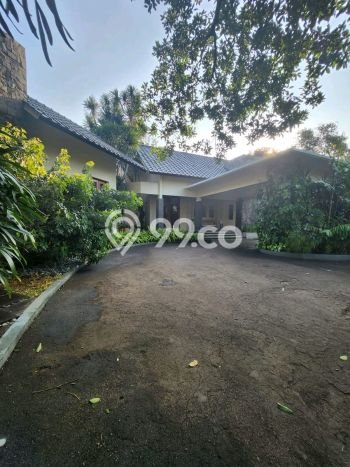 Hunian Minimalis dengan LT 1925m2 & LB 850m2 Disewakan di Cipete Hunian Minimalis dengan LT 1925m2 & LB 850m2 Disewakan di Cipete