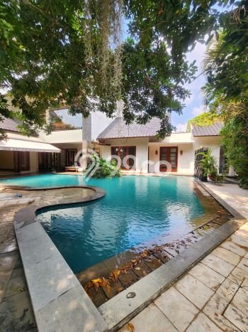 Hunian Minimalis dengan LT 1925m2 & LB 850m2 Disewakan di Cipete Hunian Minimalis dengan LT 1925m2 & LB 850m2 Disewakan di Cipete