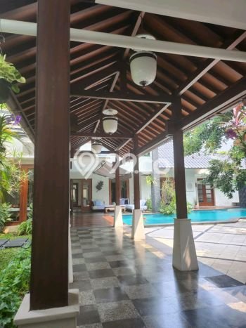 Hunian Minimalis dengan LT 1925m2 & LB 850m2 Disewakan di Cipete Hunian Minimalis dengan LT 1925m2 & LB 850m2 Disewakan di Cipete