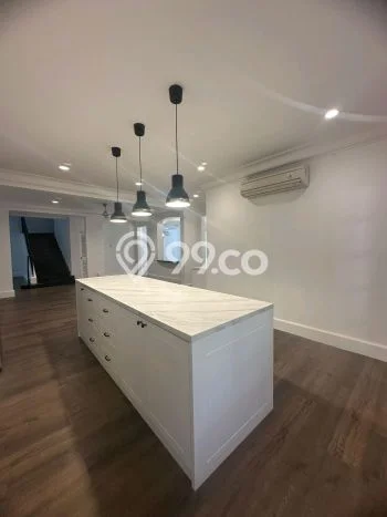 Disewakan Rumah Nyaman di Kemang LT 1065m2 / LB 900m2 Siap Huni Disewakan Rumah Nyaman di Kemang LT 1065m2 / LB 900m2 Siap Huni