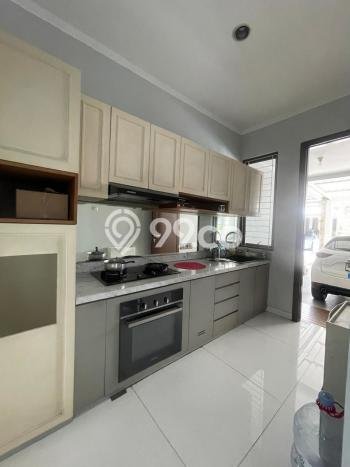 Rumah Mewah LB 134m2 Siap Huni Desain Elegan di Bintaro, Tangerang Selatan Rumah Mewah LB 134m2 Siap Huni Desain Elegan di Bintaro, Tangerang Selatan