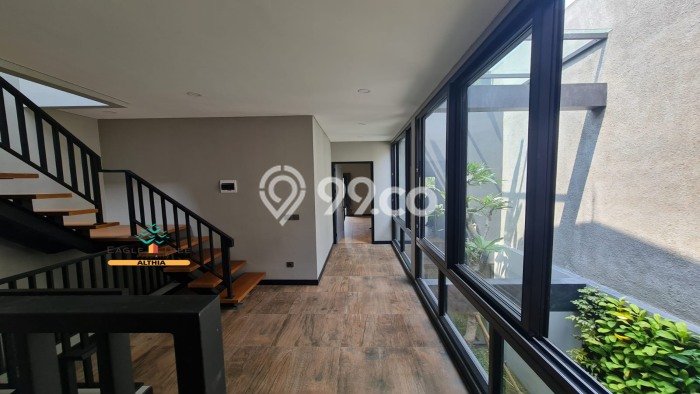 Rumah Luxury Modern Siap Huni di Pondok Indah Jakarta Selatan Rumah Luxury Modern Siap Huni di Pondok Indah Jakarta Selatan