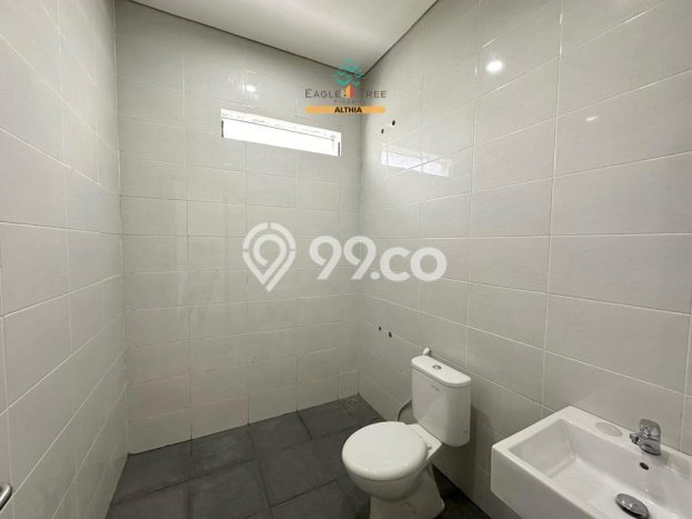 Ready to Use! Luxury House LT 170m2 Desain Modern di Veteran Ready to Use! Luxury House LT 170m2 Desain Modern di Veteran