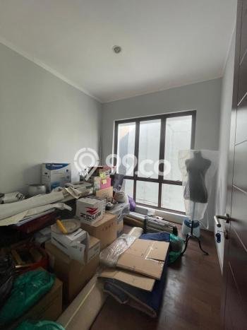 Rumah Mewah LB 134m2 Siap Huni Desain Elegan di Bintaro, Tangerang Selatan Rumah Mewah LB 134m2 Siap Huni Desain Elegan di Bintaro, Tangerang Selatan