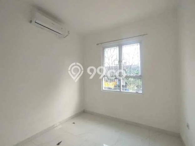 Disewakan! Rumah 3 Kamar Tidur &
1 Kamar Mandi di Graha Raya Bintaro, Tangerang Selatan Disewakan! Rumah 3 Kamar Tidur &
1 Kamar Mandi di Graha Raya Bintaro, Tangerang Selatan