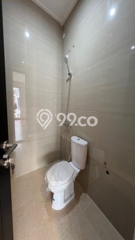 For Sale Rumah 4 Kamar Lokasi Strategis Bagus dan Strategis di Serpong For Sale Rumah 4 Kamar Lokasi Strategis Bagus dan Strategis di Serpong