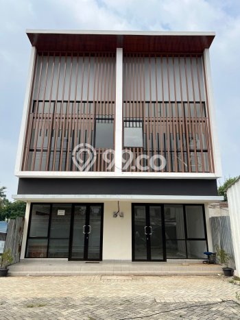 Area Ramai! Ruko Dijual di Limo untuk Bisnis Luas Bangunan 86m2 Area Ramai! Ruko Dijual di Limo untuk Bisnis Luas Bangunan 86m2